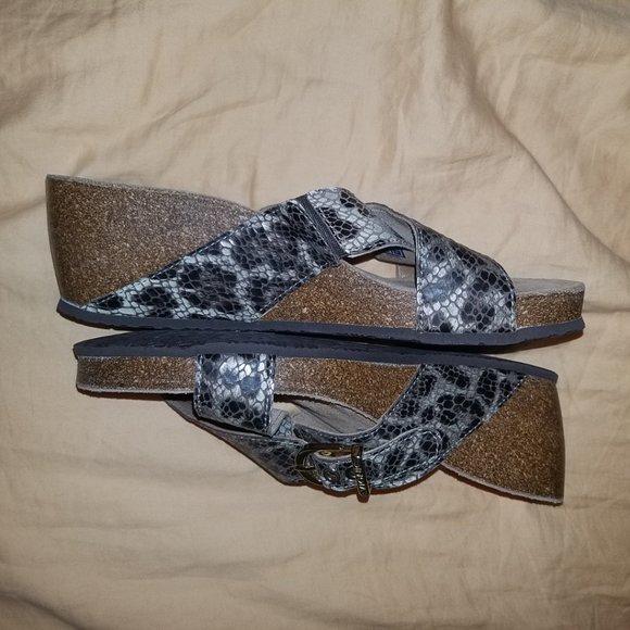 Vionic Danette Platform Slide Snake Sandals - Picture 4 of 10